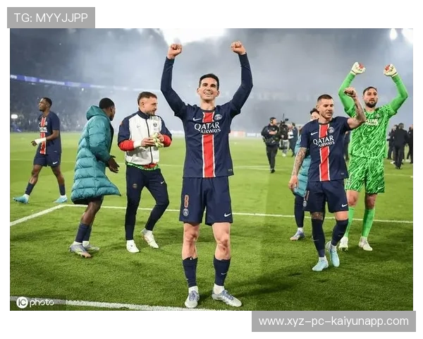 巴黎圣日耳曼前场持续施压